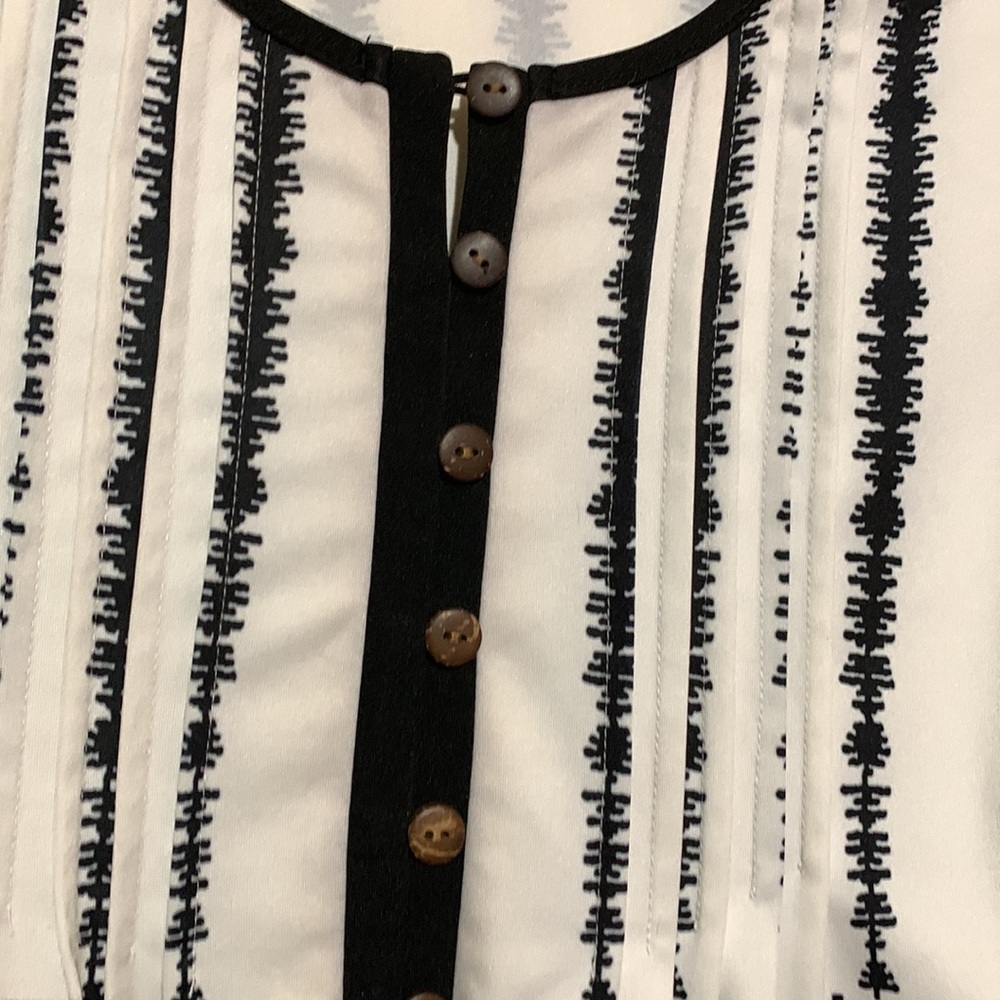 Top Blouse Black White Print Size M Unlisted Brand Stretchy Pullover - Picture 4 of 12